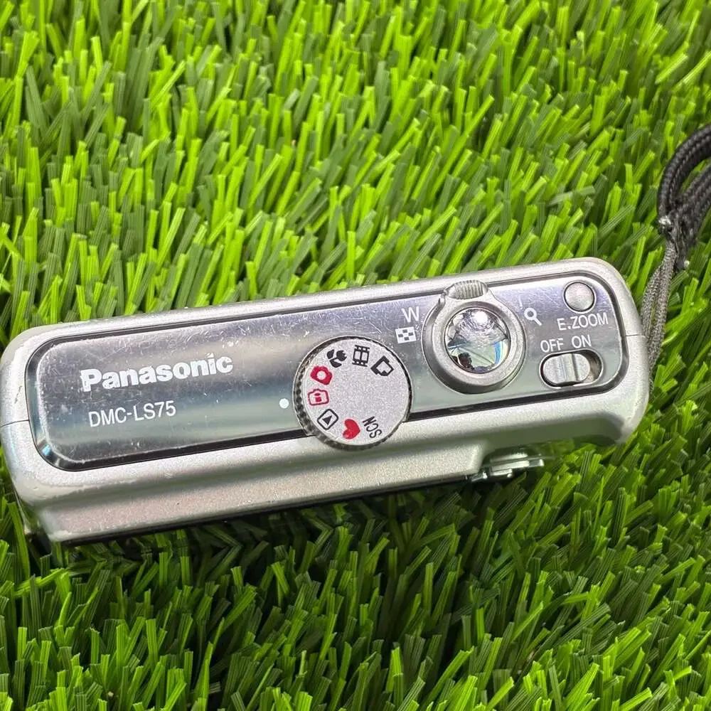 Panasonic Lumix DMC-LS75 7.2 Megapixel Digital Camera